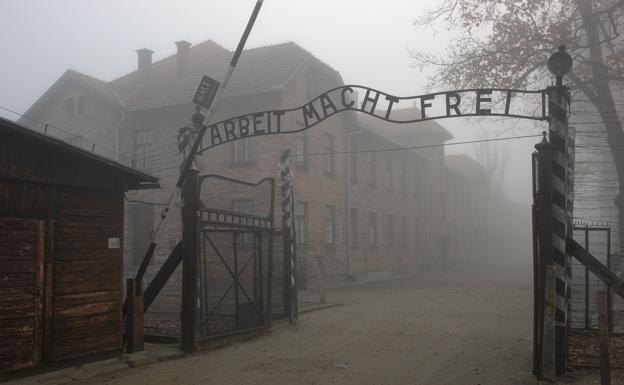 Entrada al campo de concentración de Auschwitz. 