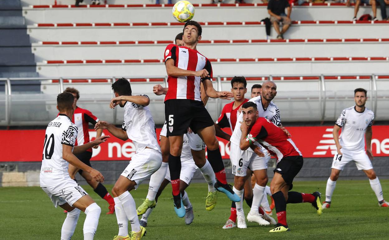 Una acción de la primera vuelta en Lezama.