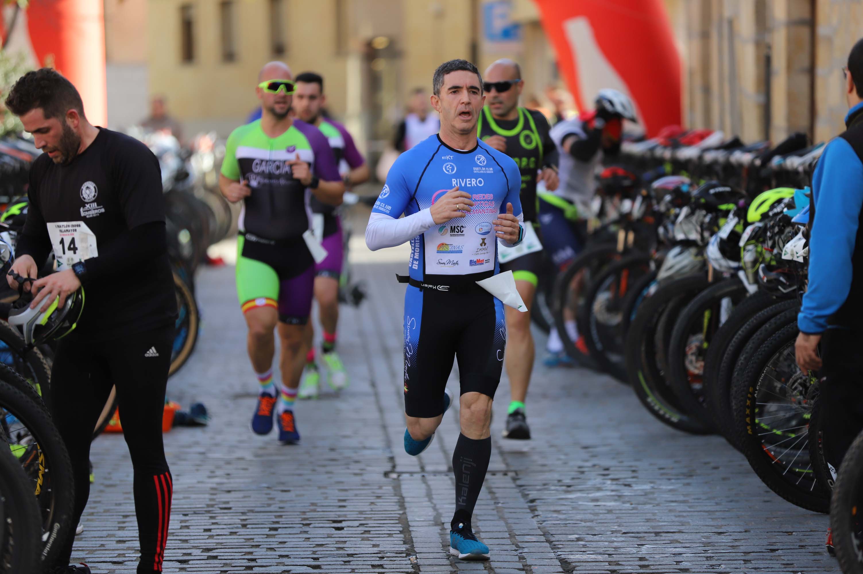 Participantes en el Duatlon de Villamayor. 