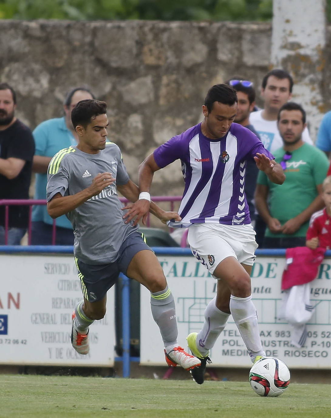 Corral, en acción ante el Real Madrid B.