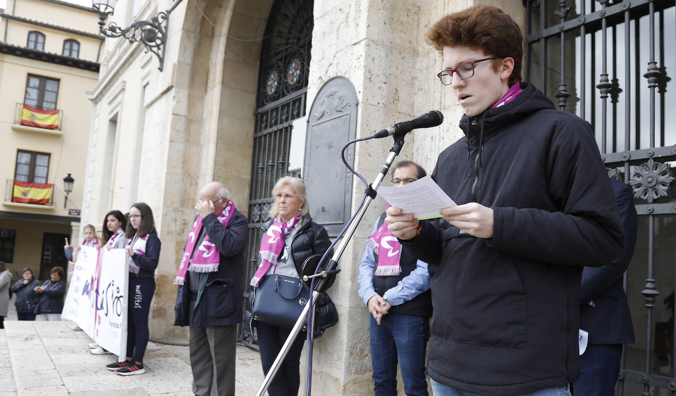 El colegio Maristas de Palencia celebra su centenario en la Plaza Mayor.