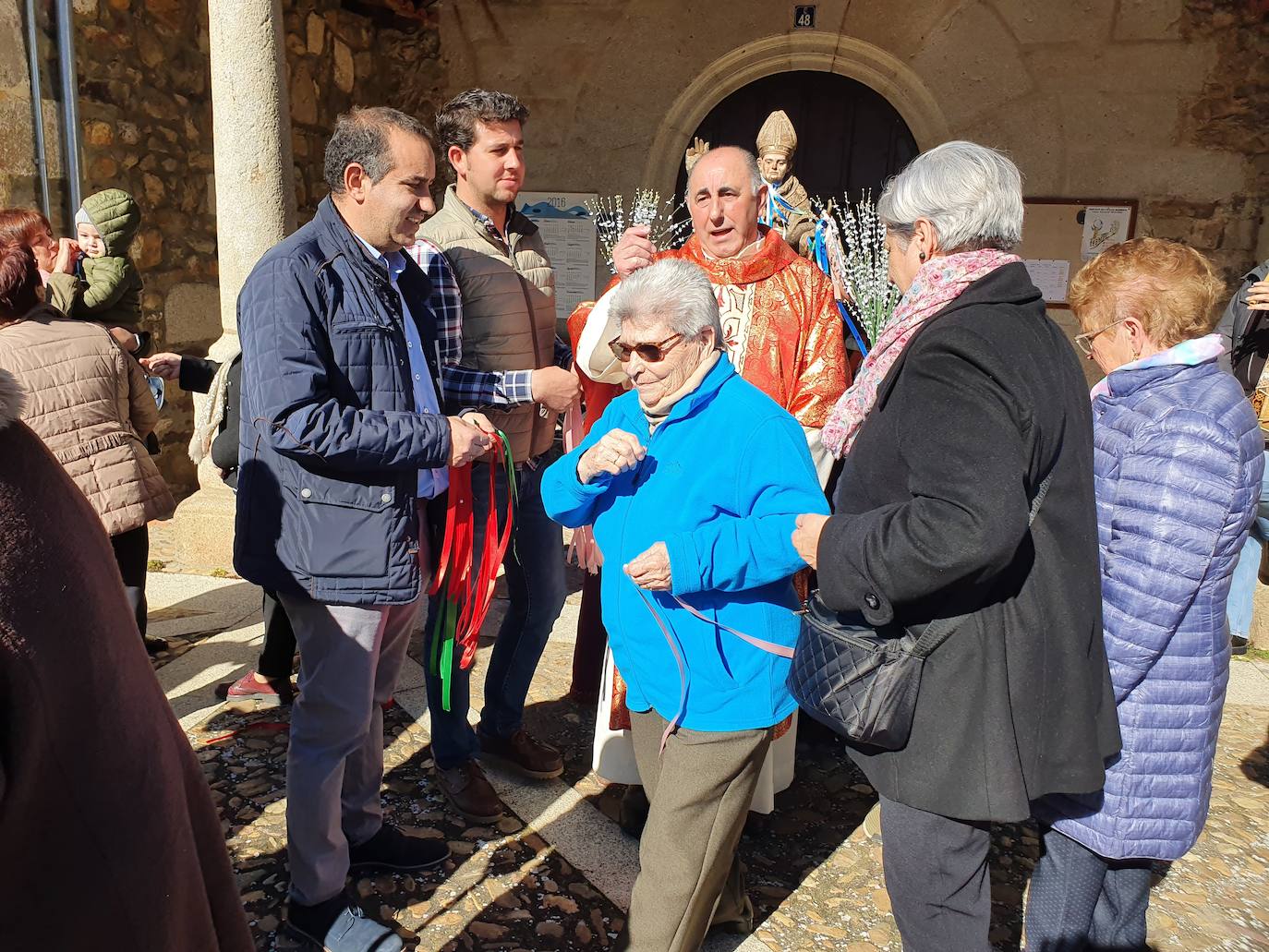El Maíllo, Nava de Francia, Santibáñez, Fuentes de Béjar, Herguijuela y San Miguel de Valero celebran esta festividad en la que las gargantillas se convirtieron en protagonistas de la jornada