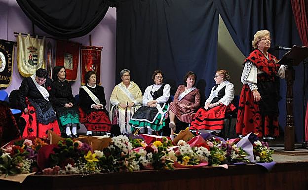 Se presentó a las mayordomas y presidentas de las hermandades.