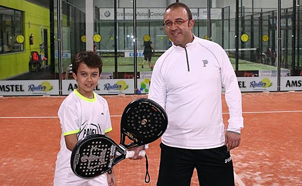 Sergio y Daniel Tierno, en las pistas de Padelzone, en Valverde del Majano. 
