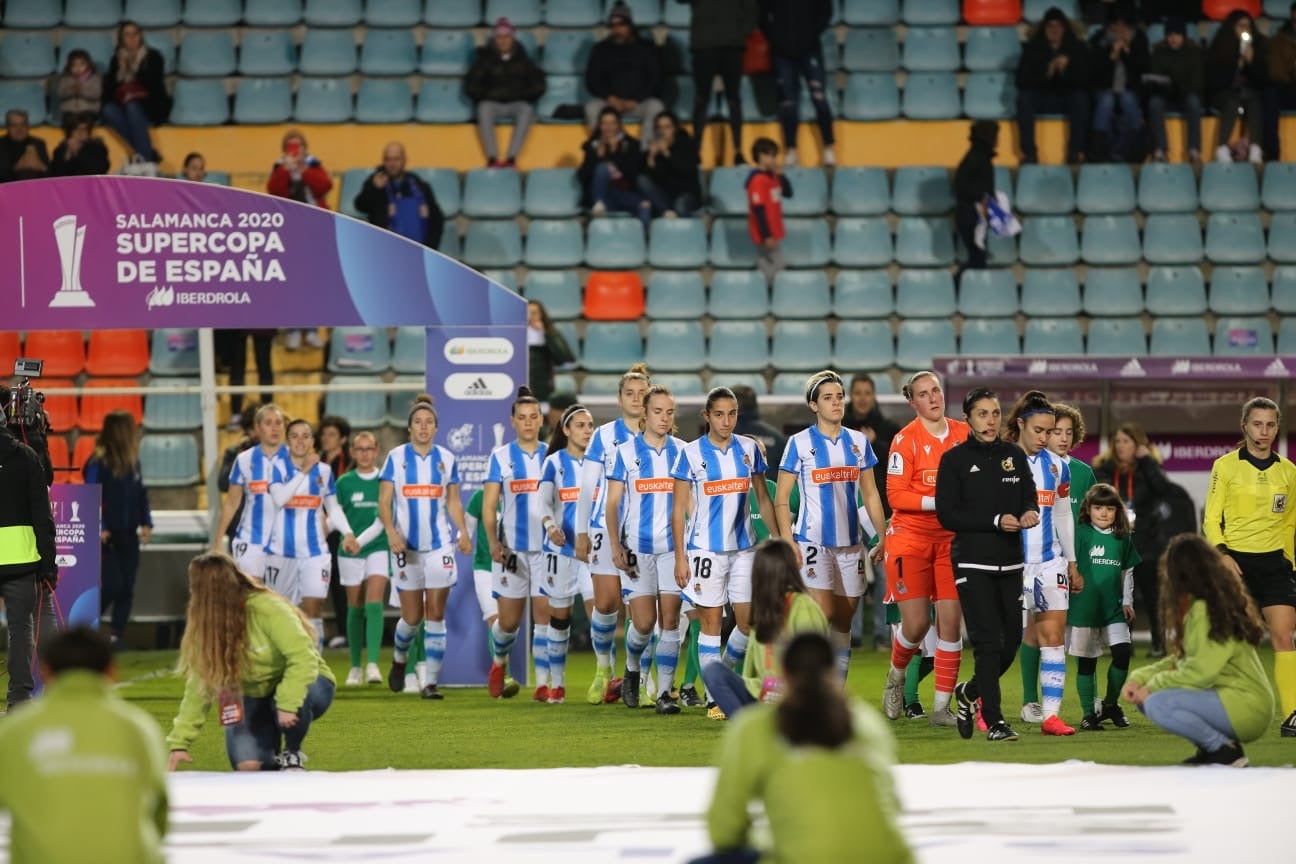 Primera semifinal de la Supercopa femenina de fútbol en el estadio Helmántico de Salamanca entre la Real Sociedad y la UD Levante. 