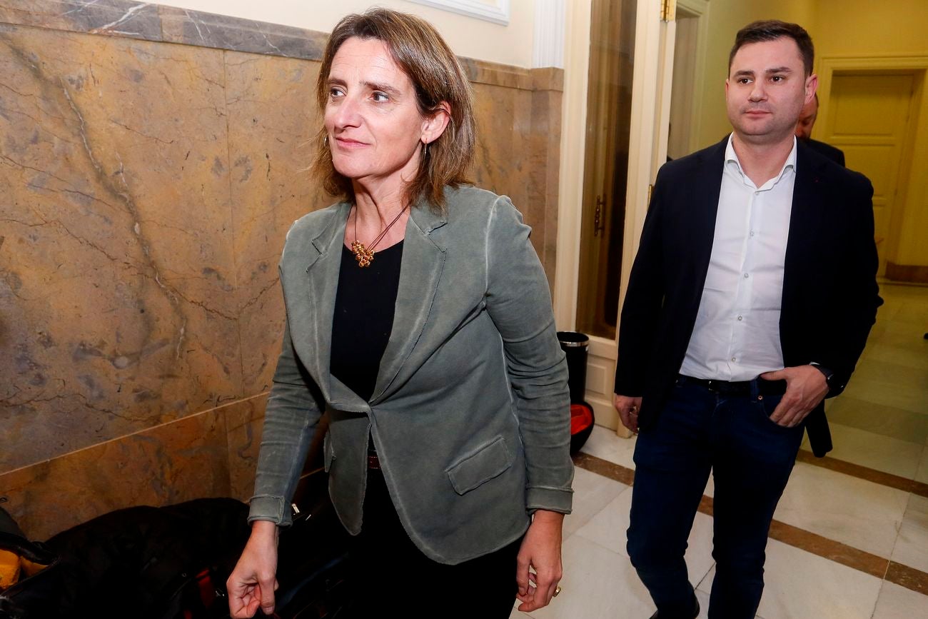 La ministra de Transición Ecológica y Reto Demográfico, Teresa Ribera, se reúne con el secretario general de CCOOCyL, Vicente Andrés; el secretario general de UGTCyL, Faustino Temprano; la delegada del Gobierno en Castilla y León, Mercedes Martín, y el subdelegado del Gobierno en León, Faustino Sánchez, para abordar la Mesa por un Futuro para León..