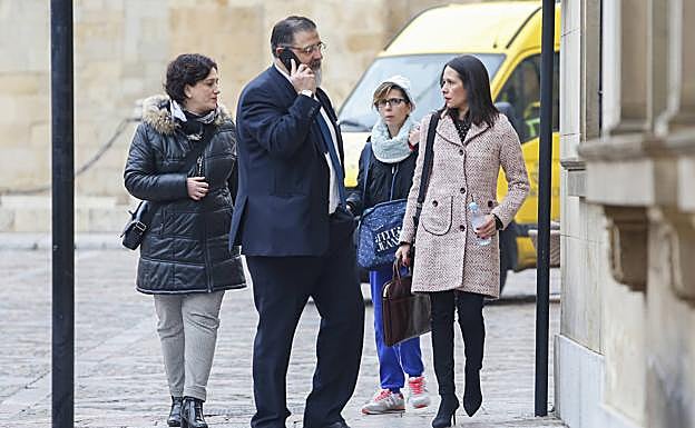 El abogado y la procuradora acompañan a Vanesa G.G.