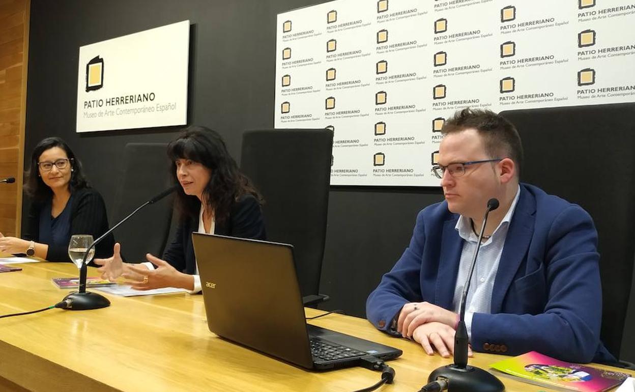 Inés Salas, Ana Redondo y Miguel Ángel García Velasco, gerente de la Ruta del Vino Cigales, durante la presentación. 