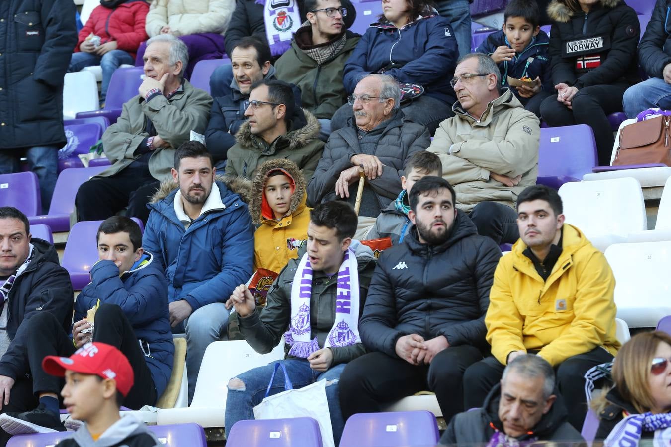 Si has estado en el estadio José Zorrilla presenciando el partido Real Valladolid-Villarreal, puede que la cámara de nuestro fotógrado te haya «pillado»