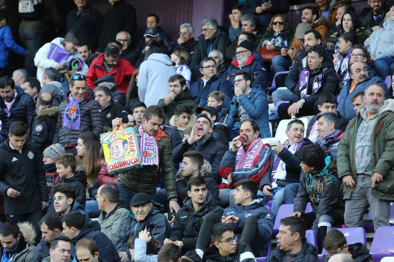 Si has estado en el estadio José Zorrilla presenciando el partido Real Valladolid-Villarreal, puede que la cámara de nuestro fotógrado te haya «pillado»