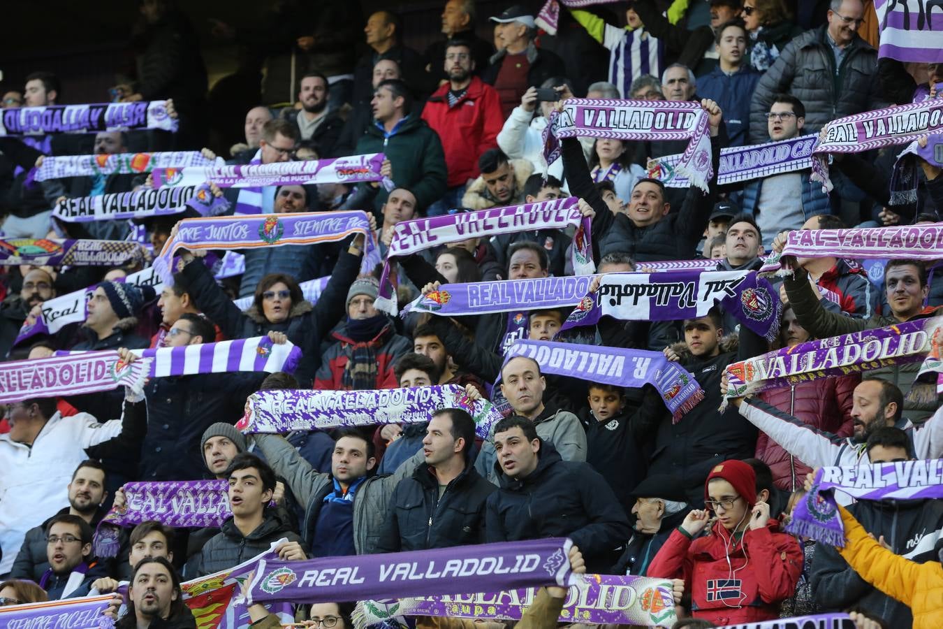 Si has estado en el estadio José Zorrilla presenciando el partido Real Valladolid-Villarreal, puede que la cámara de nuestro fotógrado te haya «pillado»