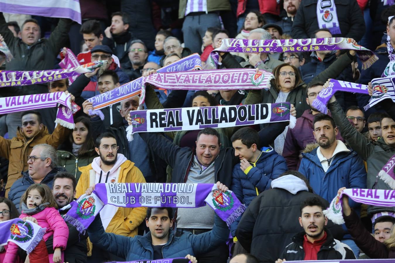 Si has estado en el estadio José Zorrilla presenciando el partido Real Valladolid-Villarreal, puede que la cámara de nuestro fotógrado te haya «pillado»