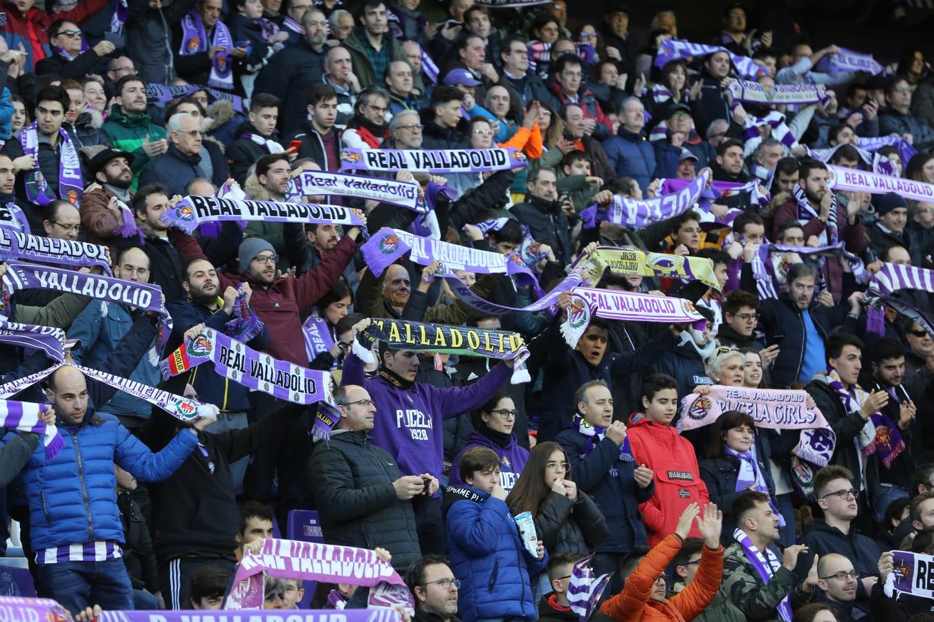 Si has estado en el estadio José Zorrilla presenciando el partido Real Valladolid-Villarreal, puede que la cámara de nuestro fotógrado te haya «pillado»