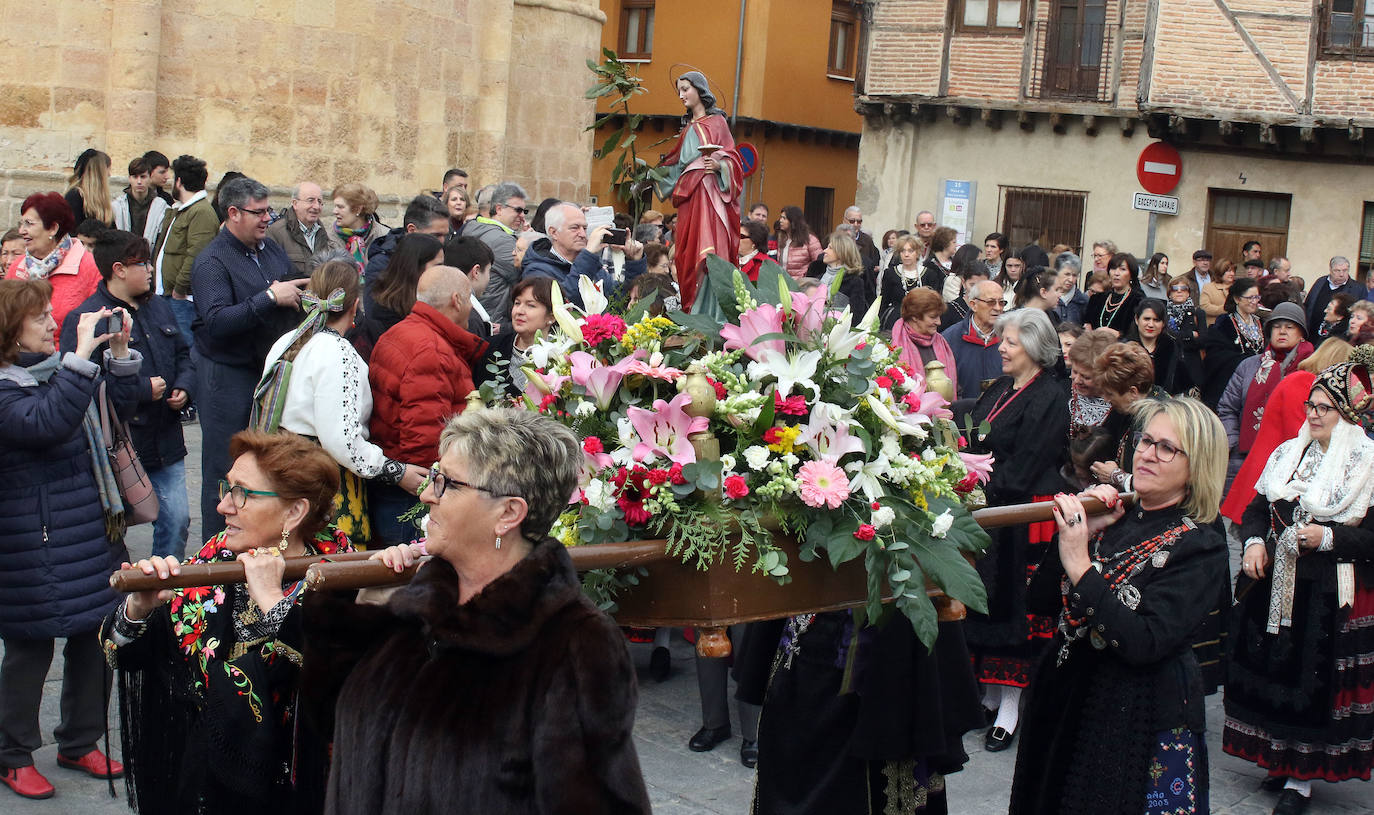 El barrio de San Lorenzo celebra Santa Águeda 