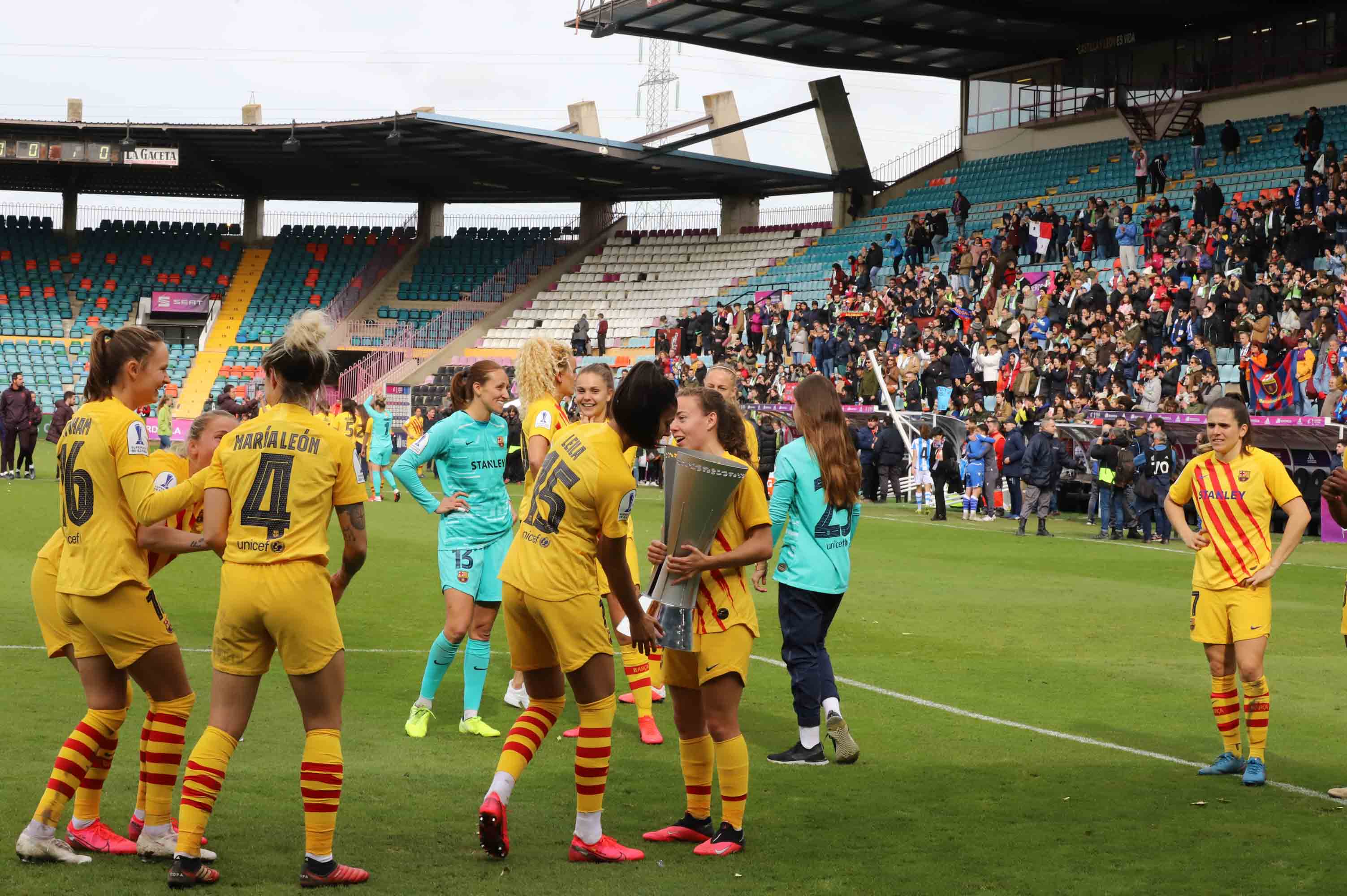 El equipo catalán se muestró muy superior desde el primer minuto a la Real Sociedad con cuatro goles de Marta Torrejón, MVP de la gran final celebrada en el estadio Helmántico