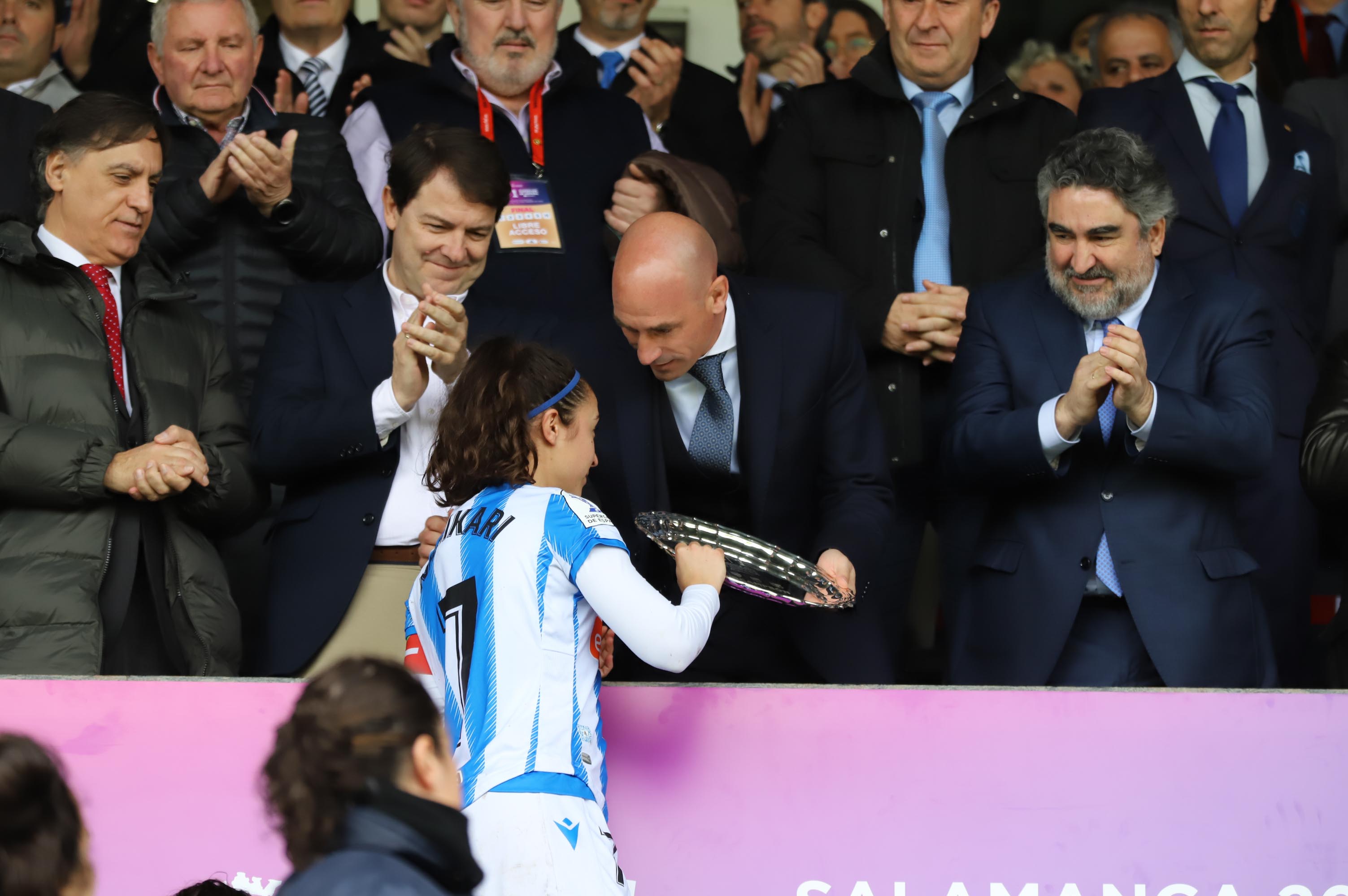 El equipo catalán se muestró muy superior desde el primer minuto a la Real Sociedad con cuatro goles de Marta Torrejón, MVP de la gran final celebrada en el estadio Helmántico