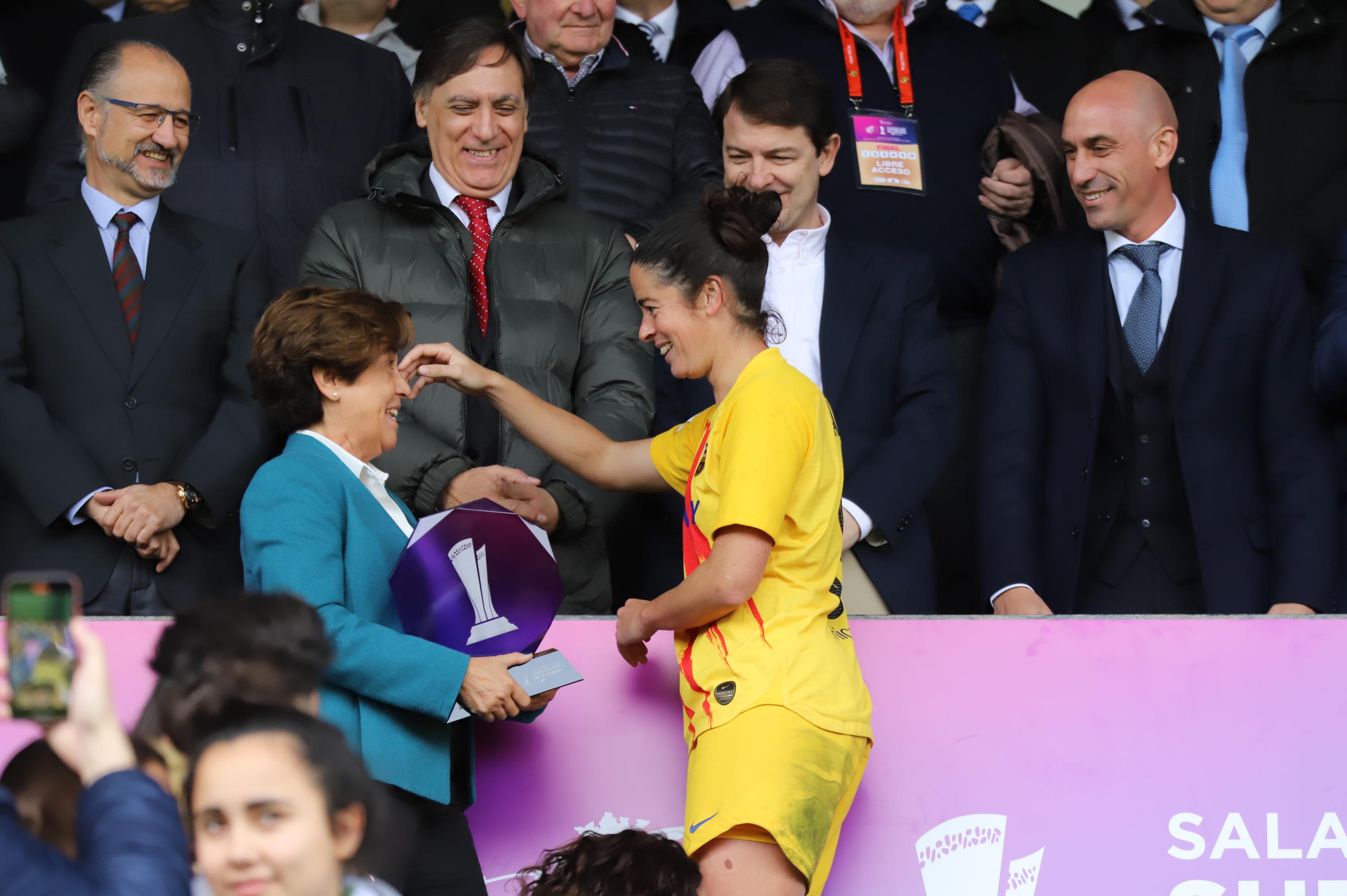 El equipo catalán se muestró muy superior desde el primer minuto a la Real Sociedad con cuatro goles de Marta Torrejón, MVP de la gran final celebrada en el estadio Helmántico