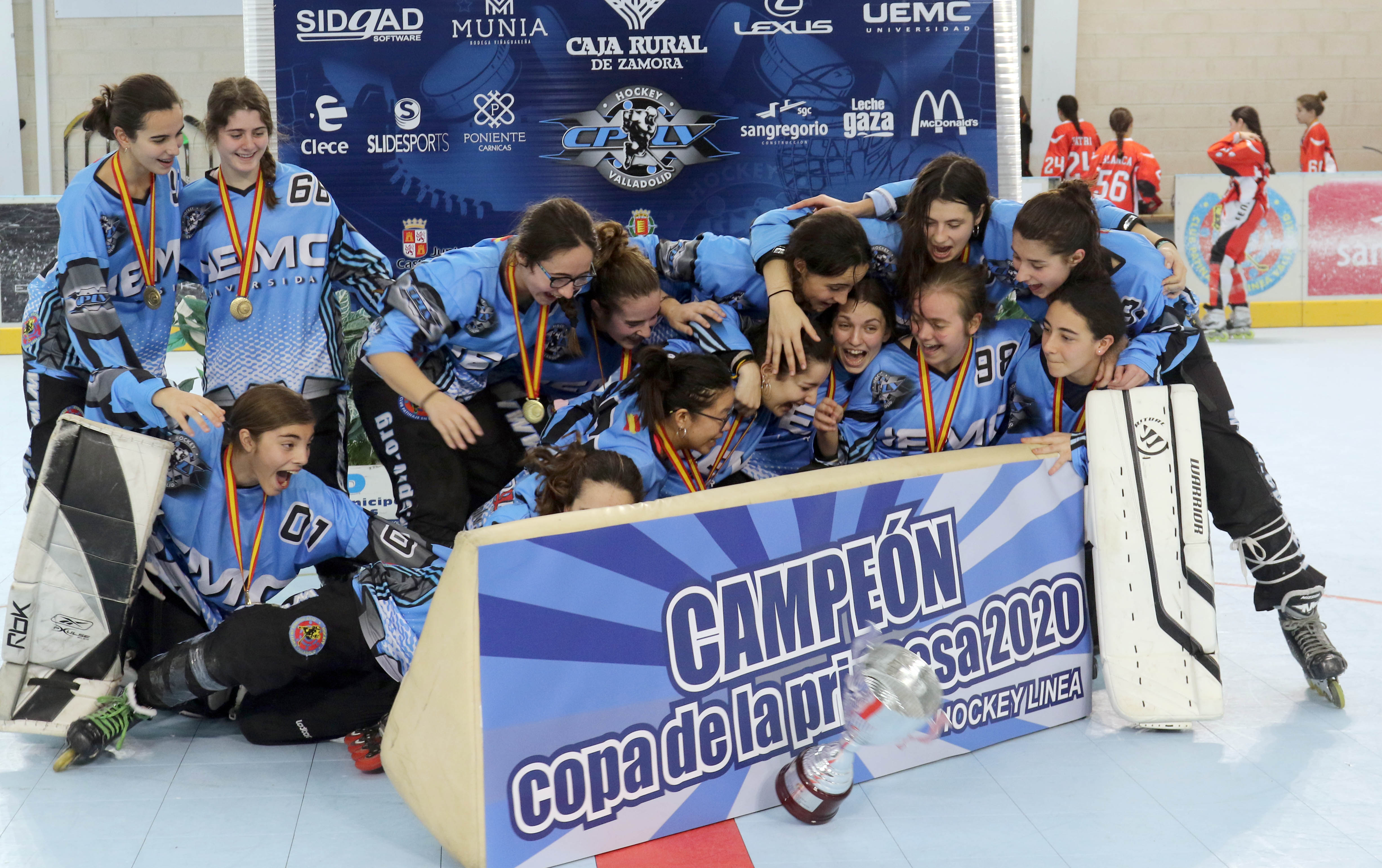 Las vallisoletanas se alzaron con el título en un 1-0 contra el Fénix PL Madrid. 