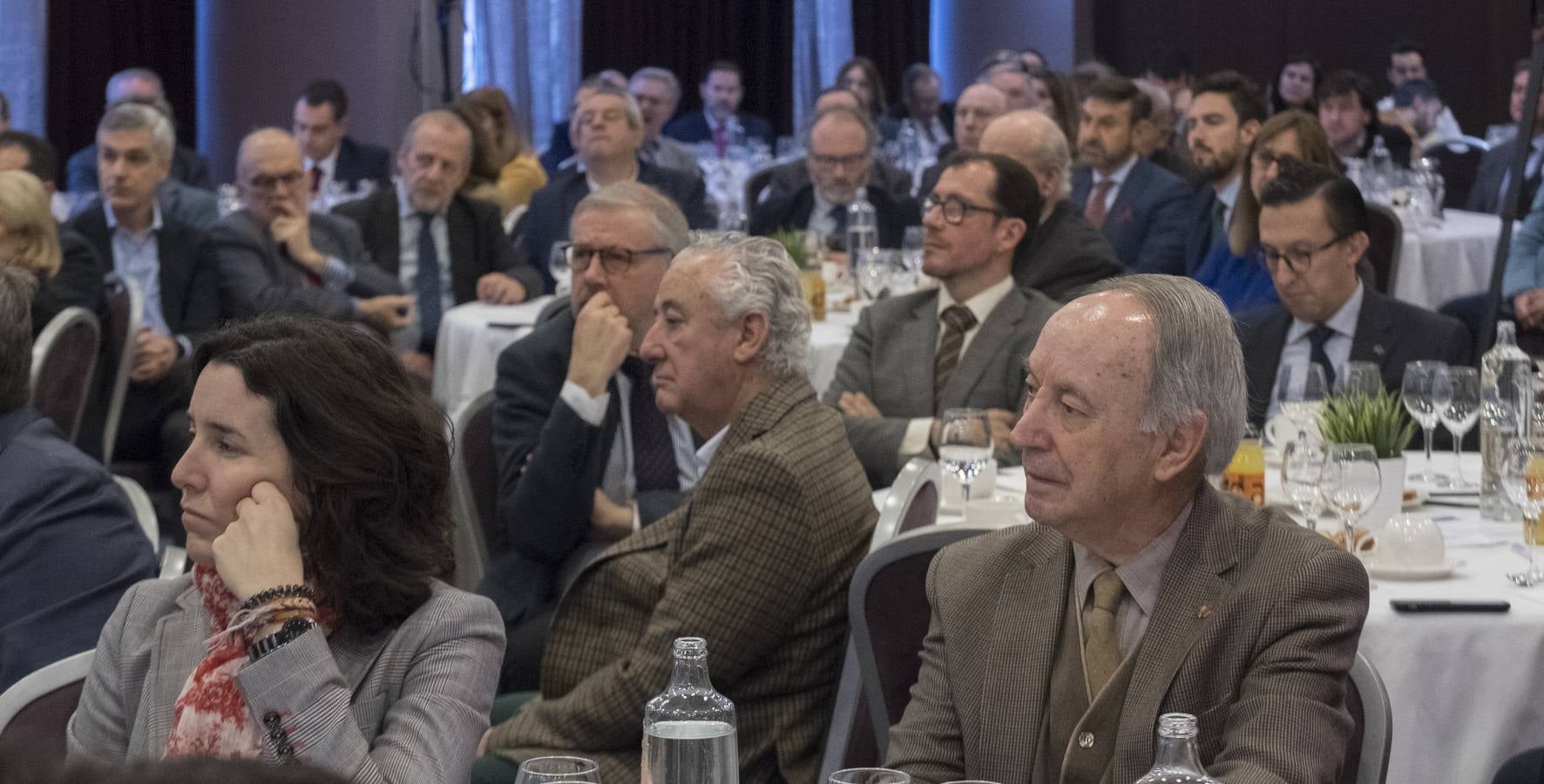 El obispo auxiliar de Valladolid defiende en el Foro de El Norte una visión más humanista de la sociedad y la economía basada en el respeto a las ideas de los demás.