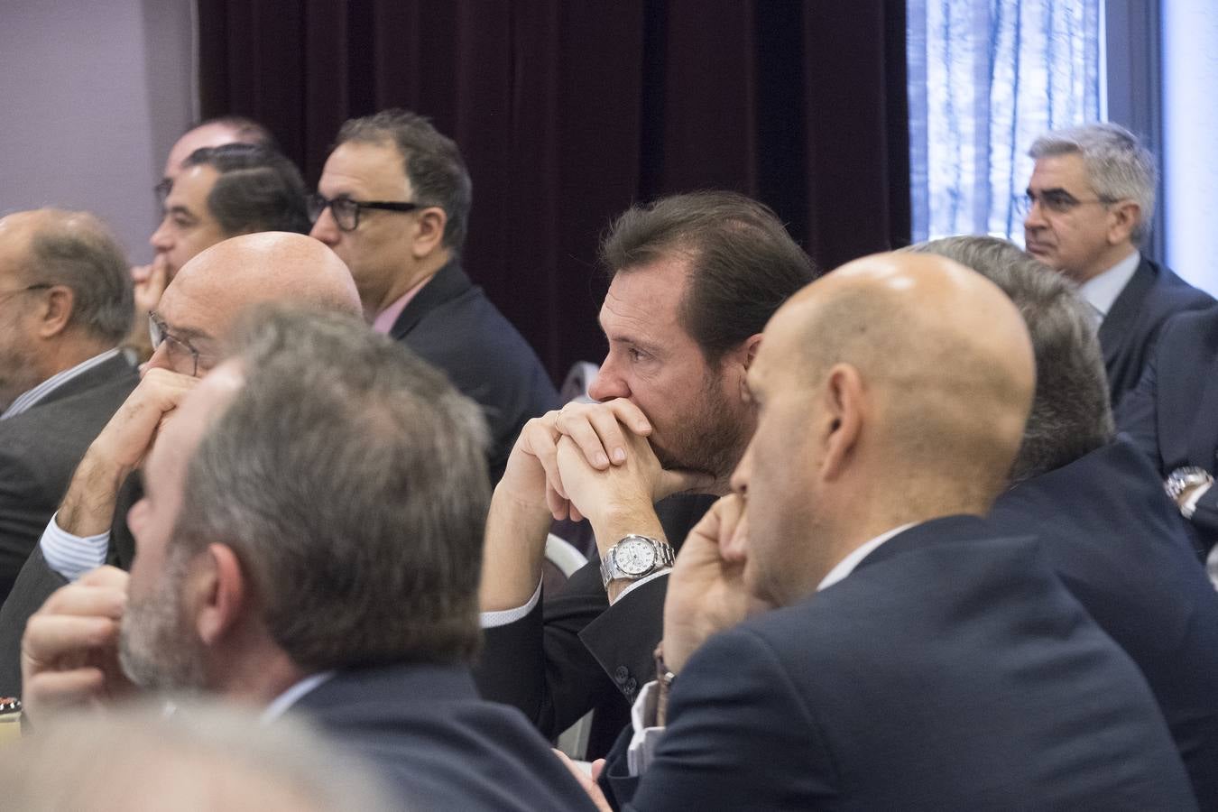 El obispo auxiliar de Valladolid defiende en el Foro de El Norte una visión más humanista de la sociedad y la economía basada en el respeto a las ideas de los demás.
