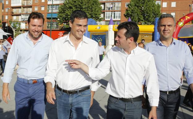 Óscar Puente, Pedro Sánchez, Luis Tudanca y Javier Izquierdo, en 2015 en Valladolid. 