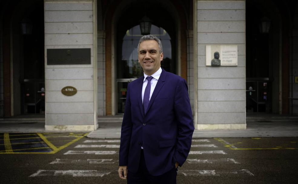 Javier Izquierdo, en el Ministerio de Fomento tras su designación como secretario general de Infraestructuras. 