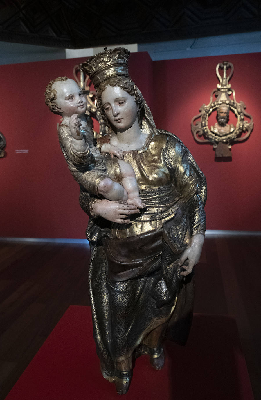 Las piezas, procedentes de la vallisoletana iglesia de Santiago, han sido recuperadas por técnicos del museo y del Centro de Conservación y Restauración de Bienes Culturales de la Junta de Castilla y León. 