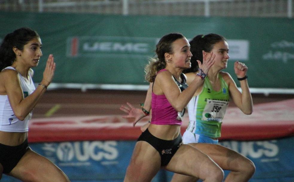 Bárbara Prieto, defendiendo los colores de su nuevo equipo. 