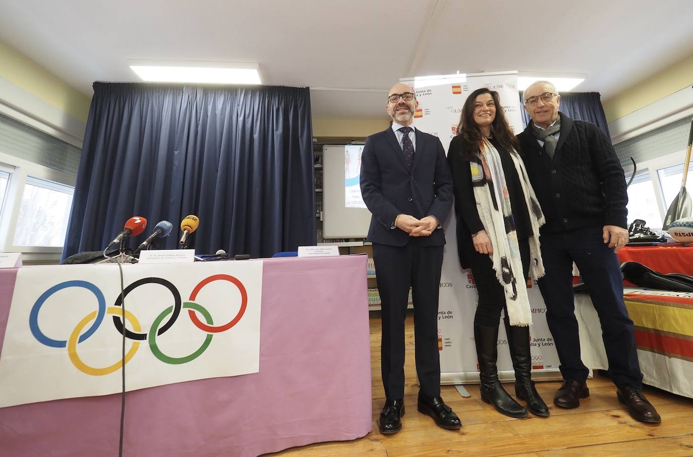 El consejero de Cultura y Turismo, Javier Ortega, y el presidente del Comité Olímpico Español, Alejandro Blanco, presentan el proyecto 'Todos olímpicos'.