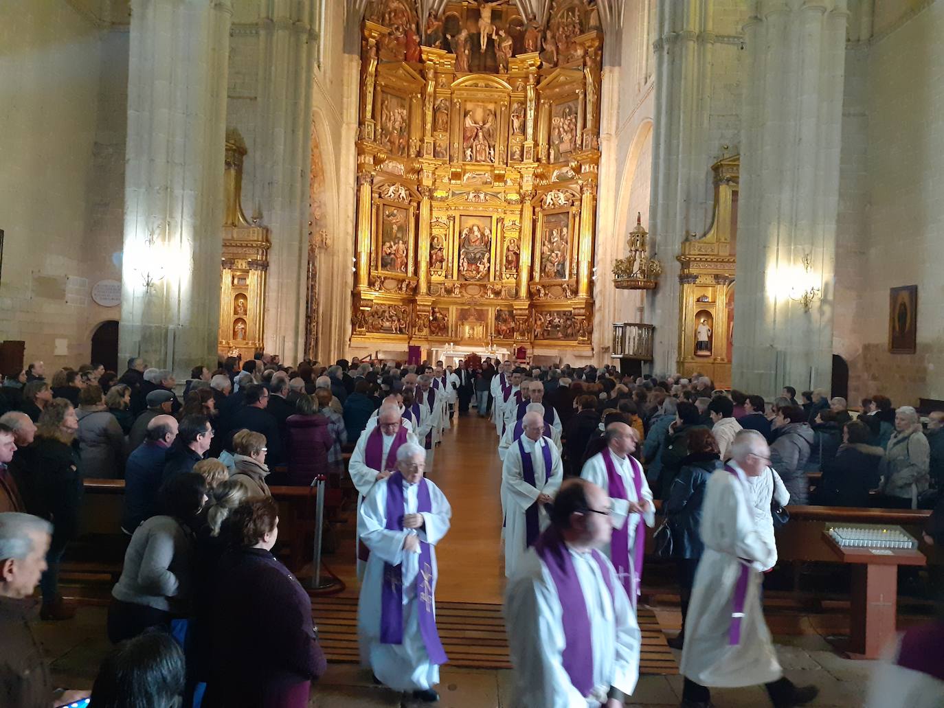 Funeral en Medina de Rioseco del sacerdote Alejandro Ovelleiro 'Jano'. 