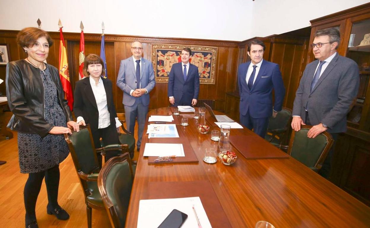 El presidente de la Junta, en el Ayuntamiento de Ponferrada.