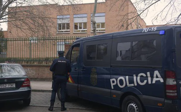 La niña que cayó desde la ventana de un colegio de Valladolid «continúa estable dentro de la gravedad»