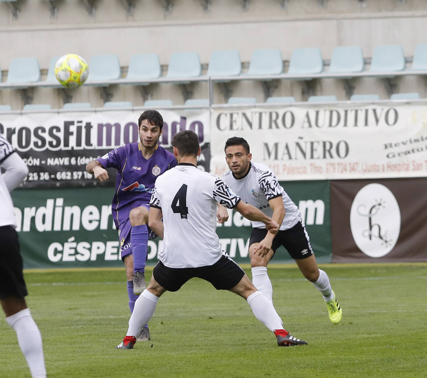 El Palencia Cristo golea a un blanco Salamanca UDS B. 