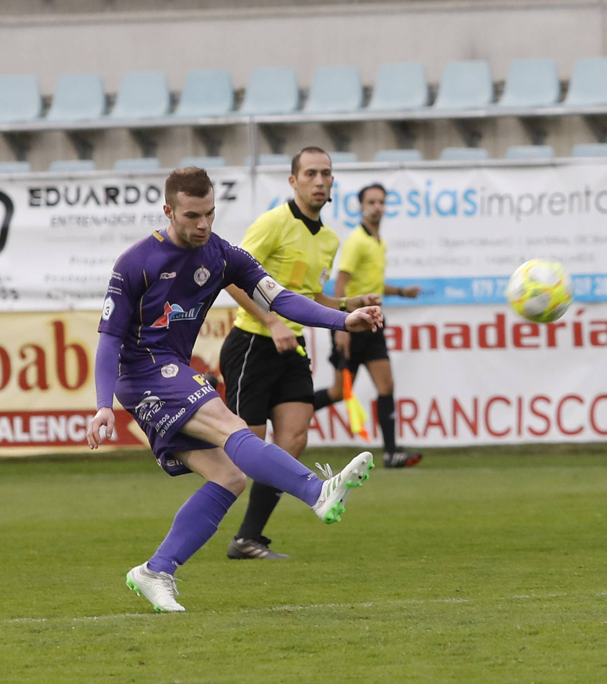 El Palencia Cristo golea a un blanco Salamanca UDS B. 