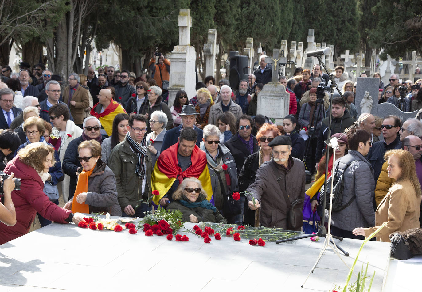 Fotos: Inauguración del Memorial del cementerio de El Carmen de Valladolid