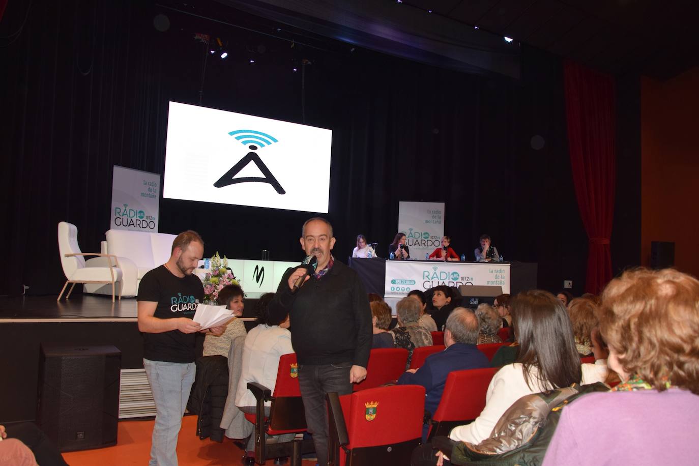 Guardo estrena radio local.