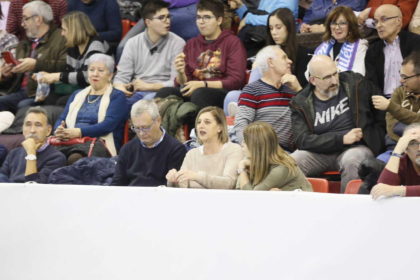 Fotos: Búscate en la grada del partido de balonmano entre Recoletas Atlético Valladolid y ABANCA Ademar León