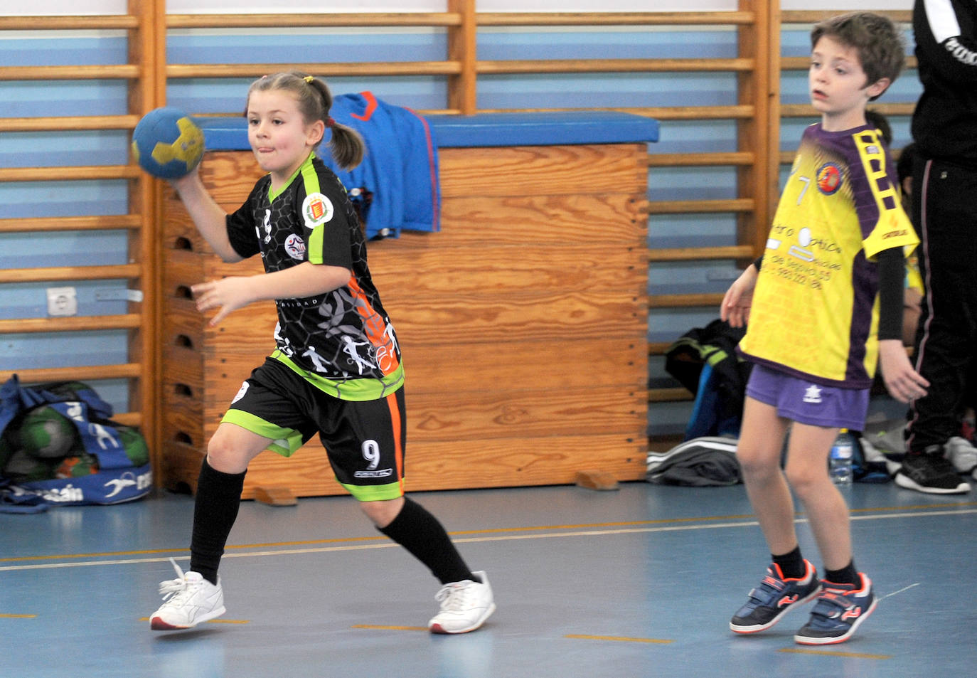 Los grupos de la categoría Benjamín se enfrentaba en el CEIP Pablo Picasso de la capital