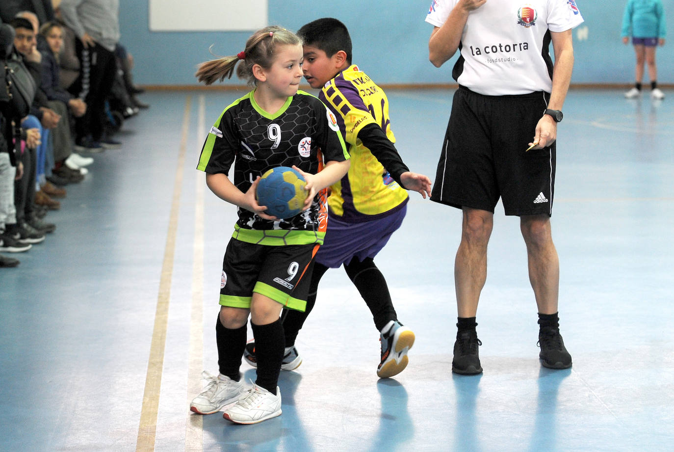 Los grupos de la categoría Benjamín se enfrentaba en el CEIP Pablo Picasso de la capital