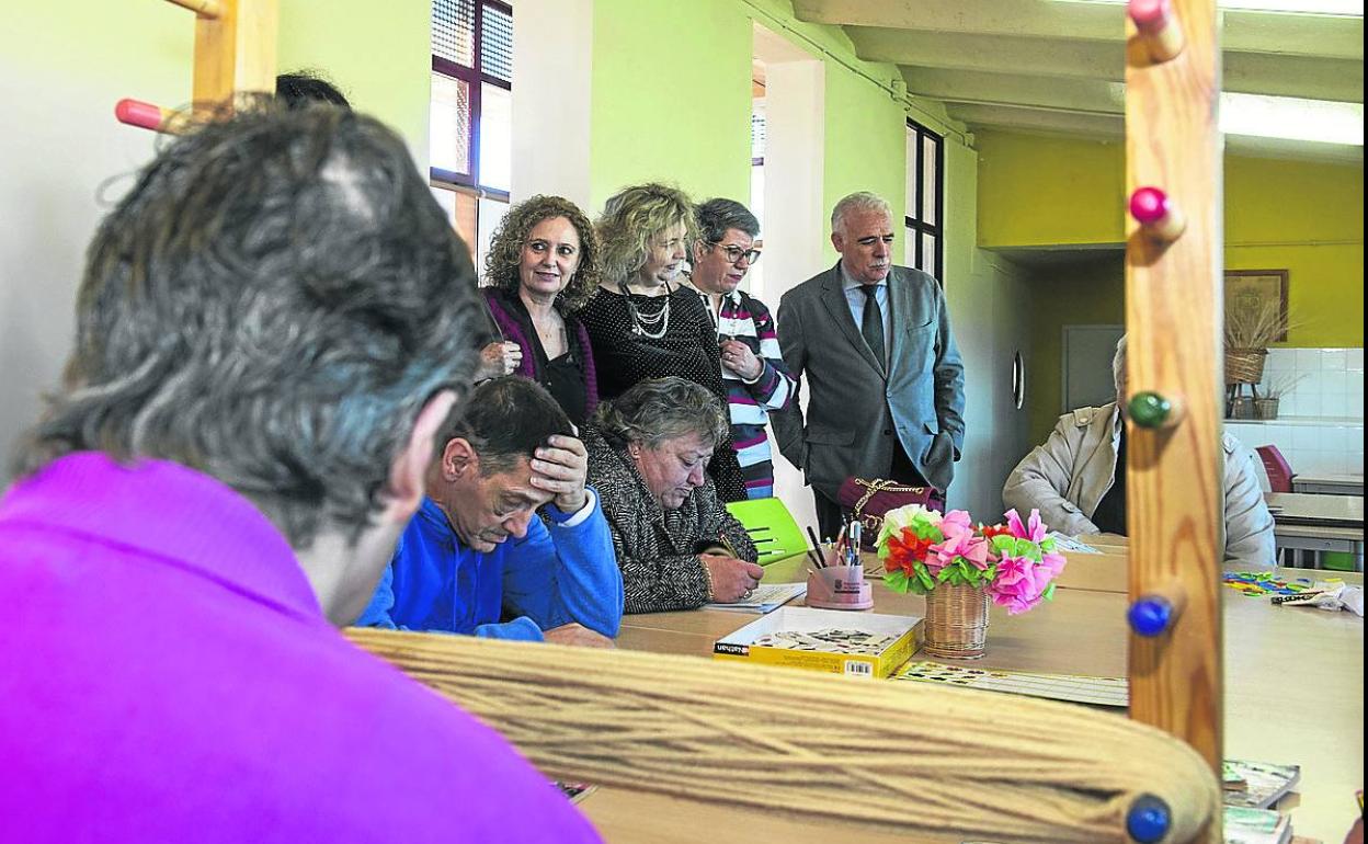 Visita, ayer, del Colegio Oficial de Médicos a las instalaciones del centro Nuestra Señora de la Fuencisla. 