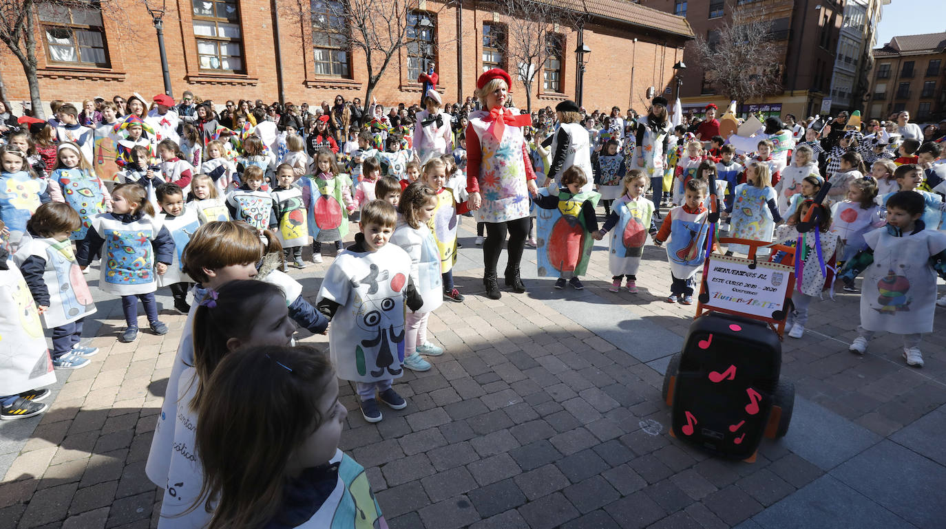 El colegio Jorge Manrique de Palencia vive el carnaval. 