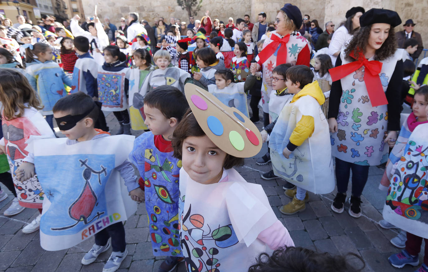 El colegio Jorge Manrique de Palencia vive el carnaval. 