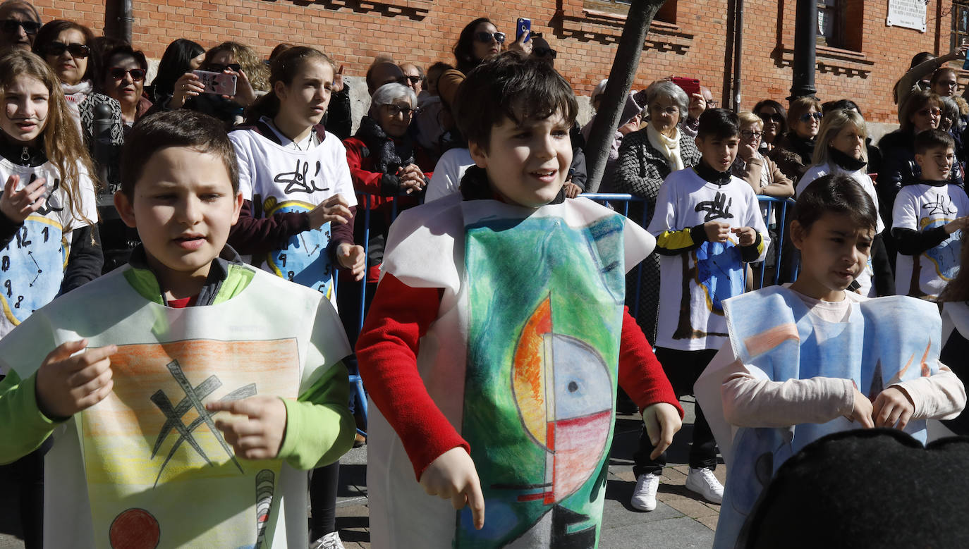 El colegio Jorge Manrique de Palencia vive el carnaval. 