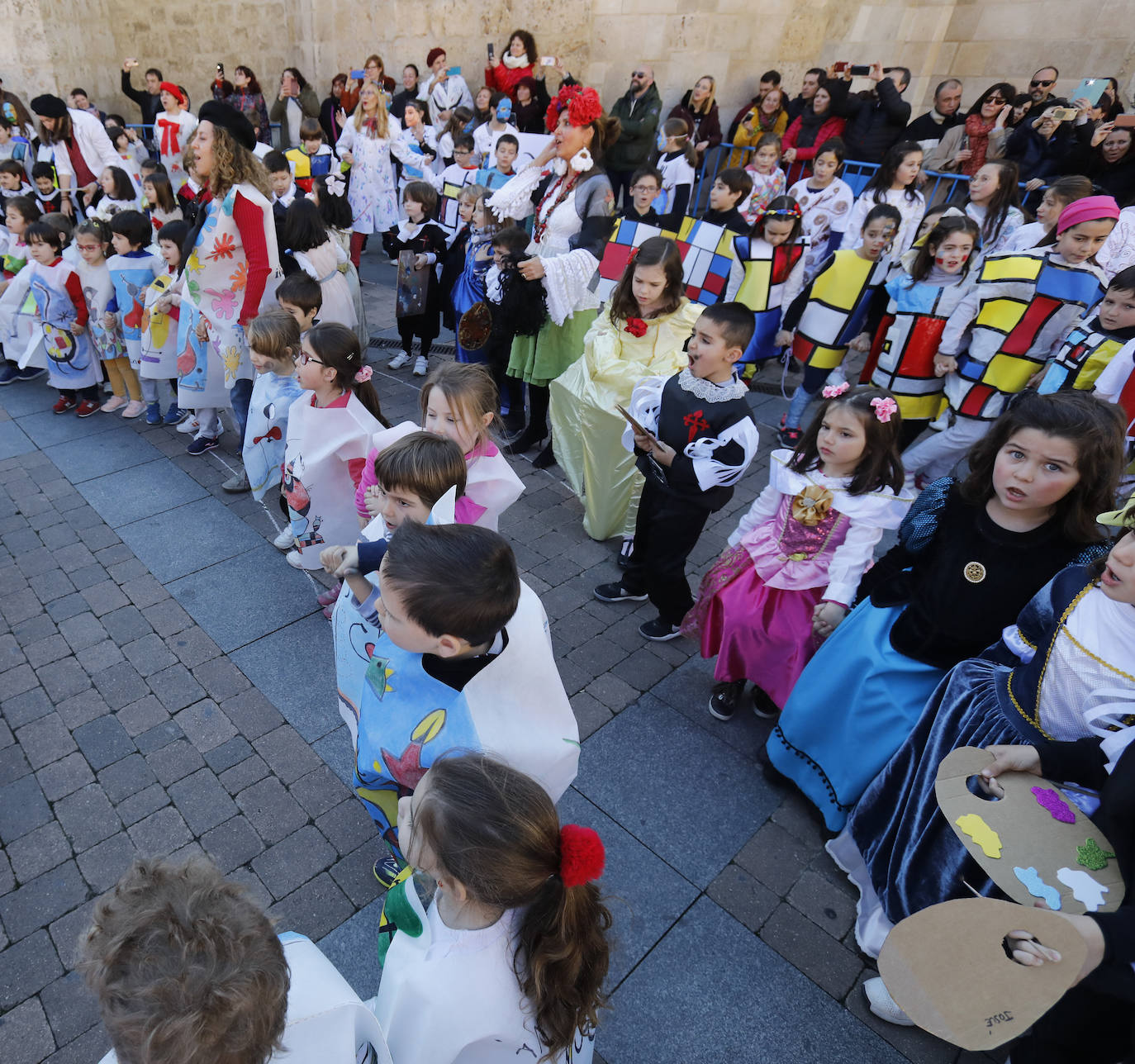 El colegio Jorge Manrique de Palencia vive el carnaval. 