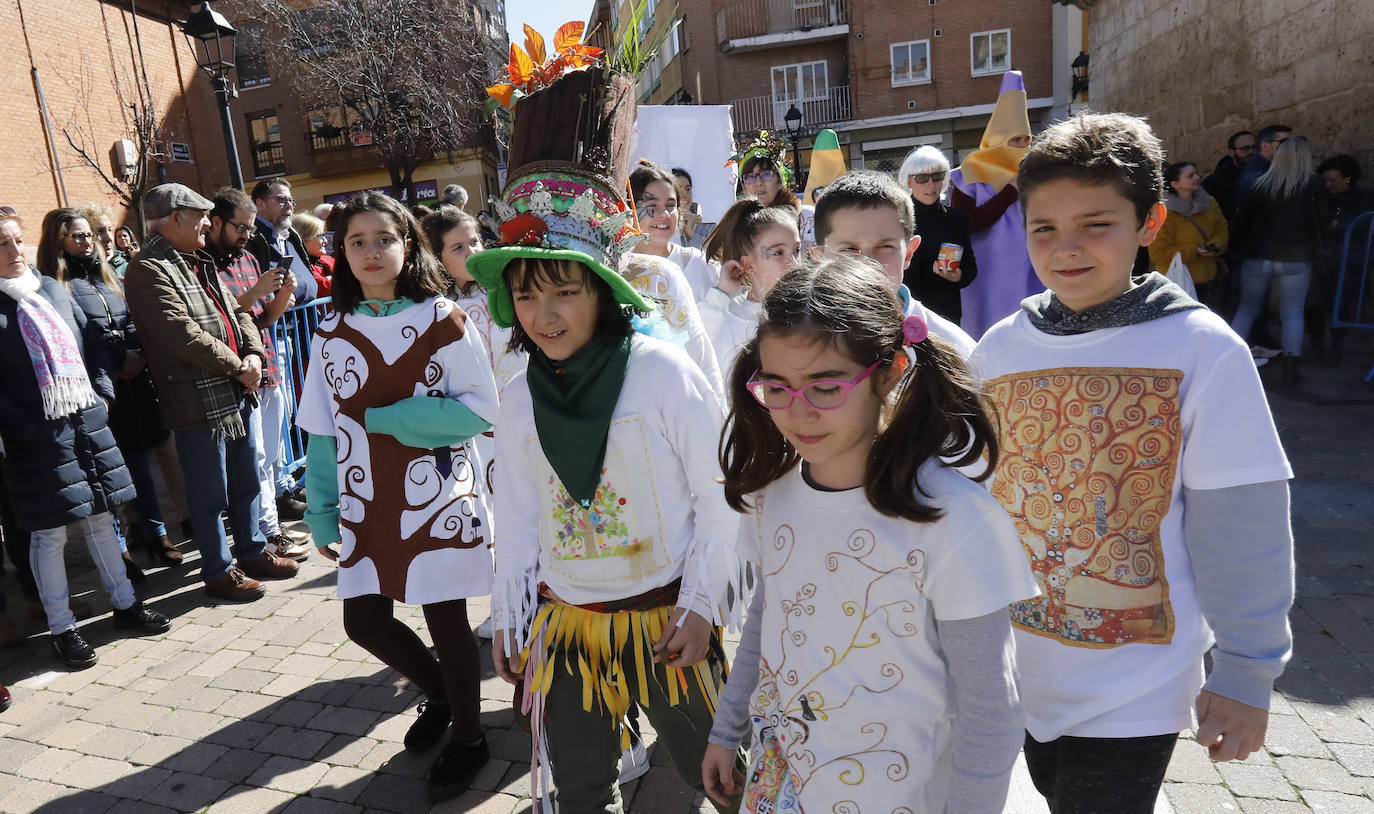 El colegio Jorge Manrique de Palencia vive el carnaval. 