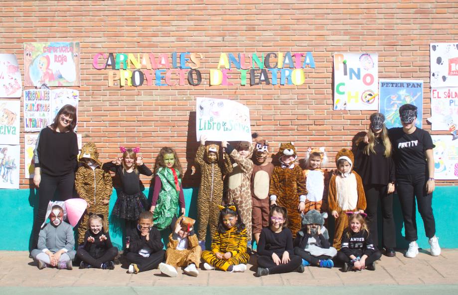 Carnaval en el colegio Sagrado Corazón-La Anunciata de Valladolid. Lo han dedicado a películas infantiles y han aprovechado para celebrar el bocata solidario.