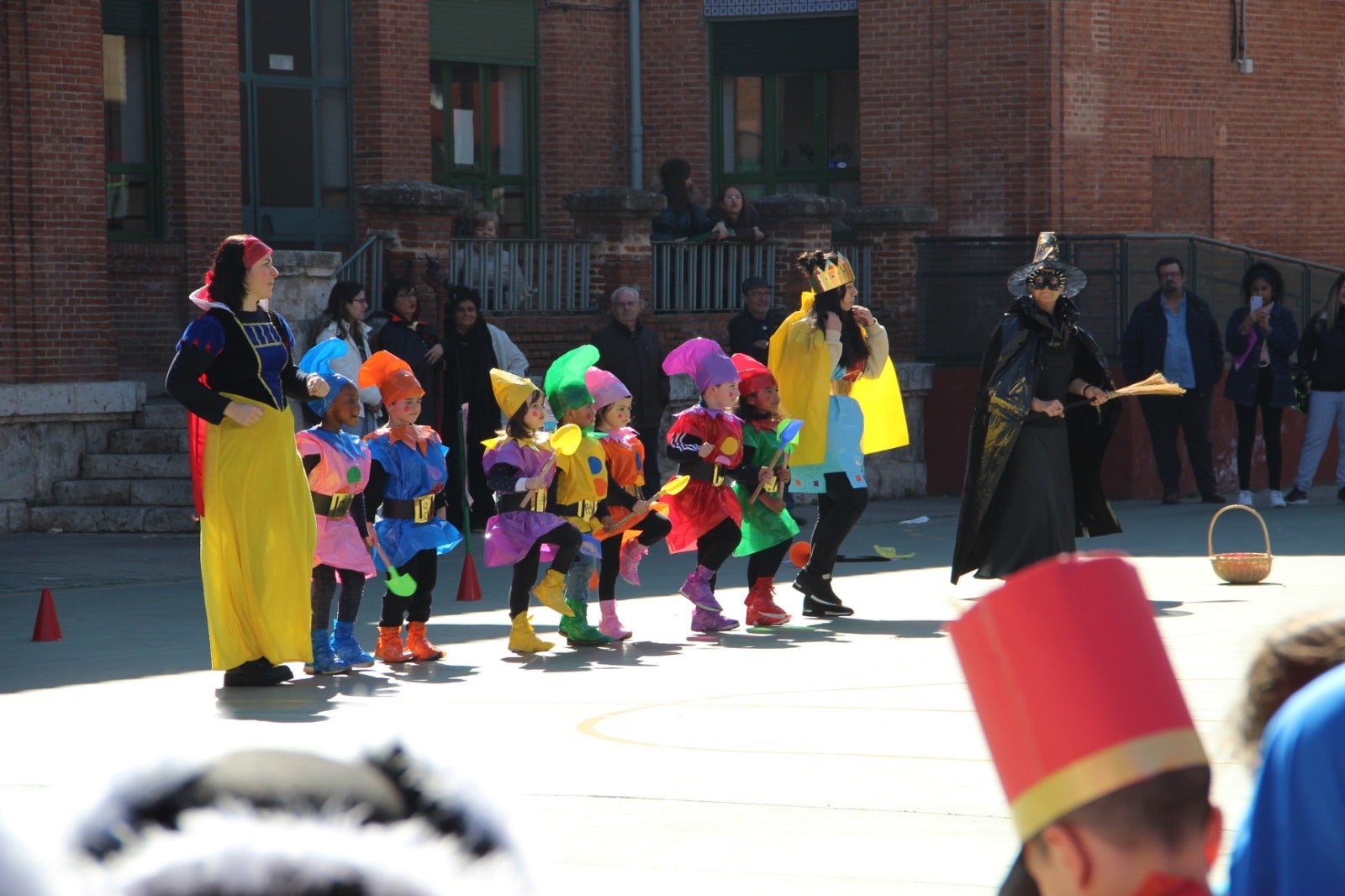 CEIP Gonzalo de Córdoba de Valladolid. Cinco años Blancanieves y los siete enanitos 'Amor'.