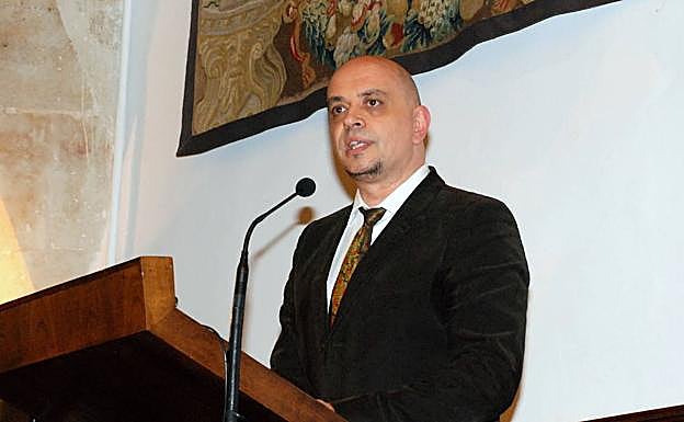 El poeta Juan Antonio González Iglesias.