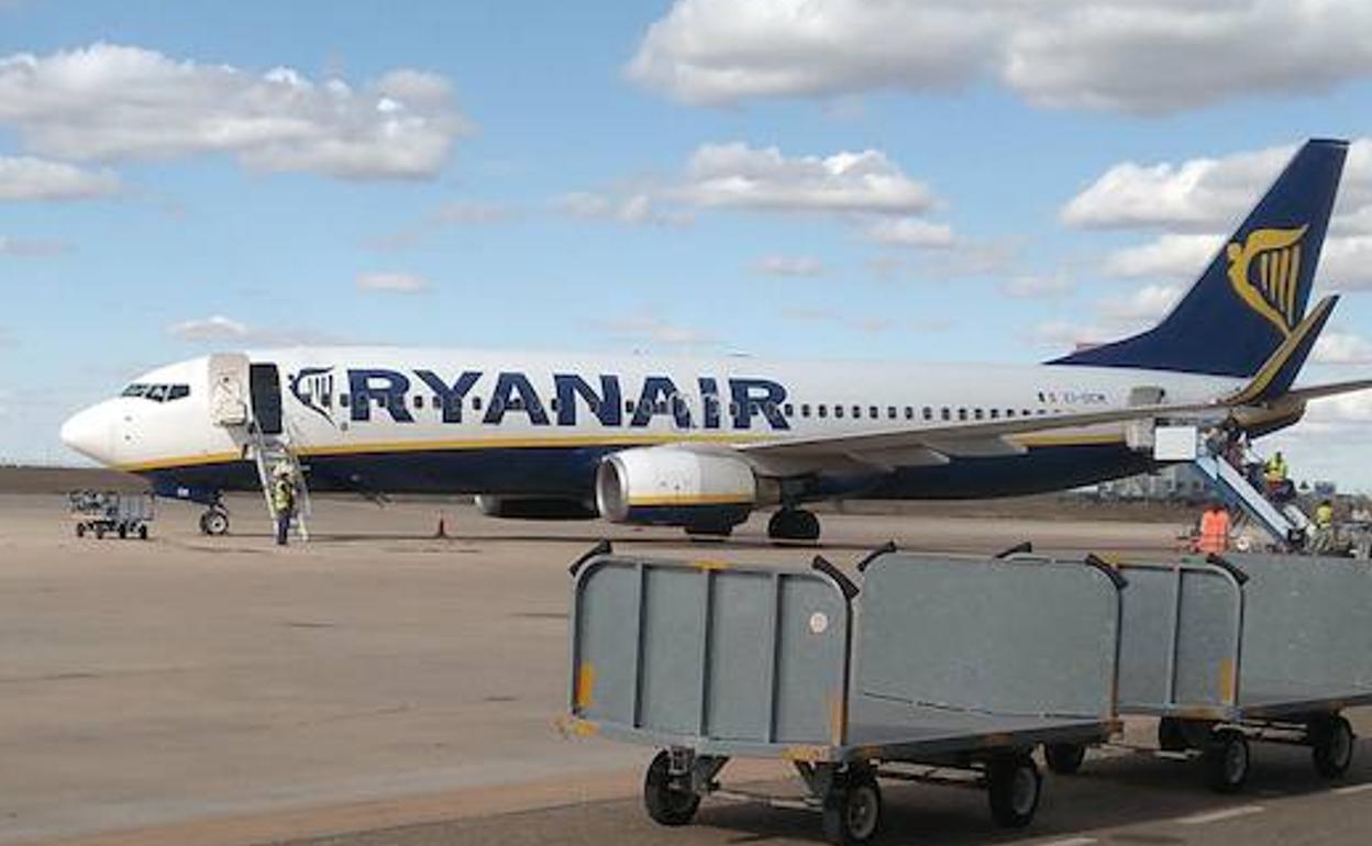 Vuelo de Ryanair en Villanubla. 