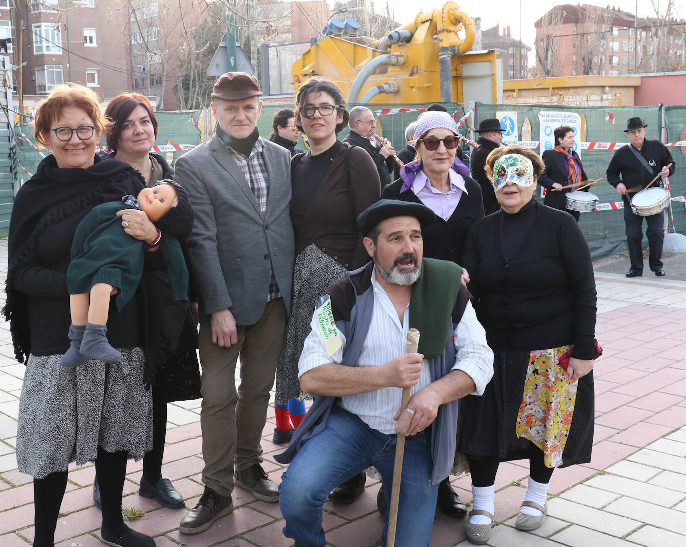 Los vecinos de Valladolid disfrutaron con los desfiles de carnaval y el entierro de la sardina. 